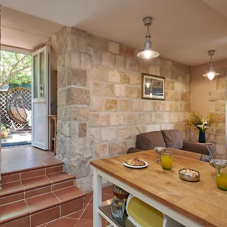 Borna - One-bedroom With Terrace 아파트